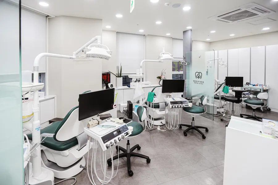 메디포레치과 진료실 전경